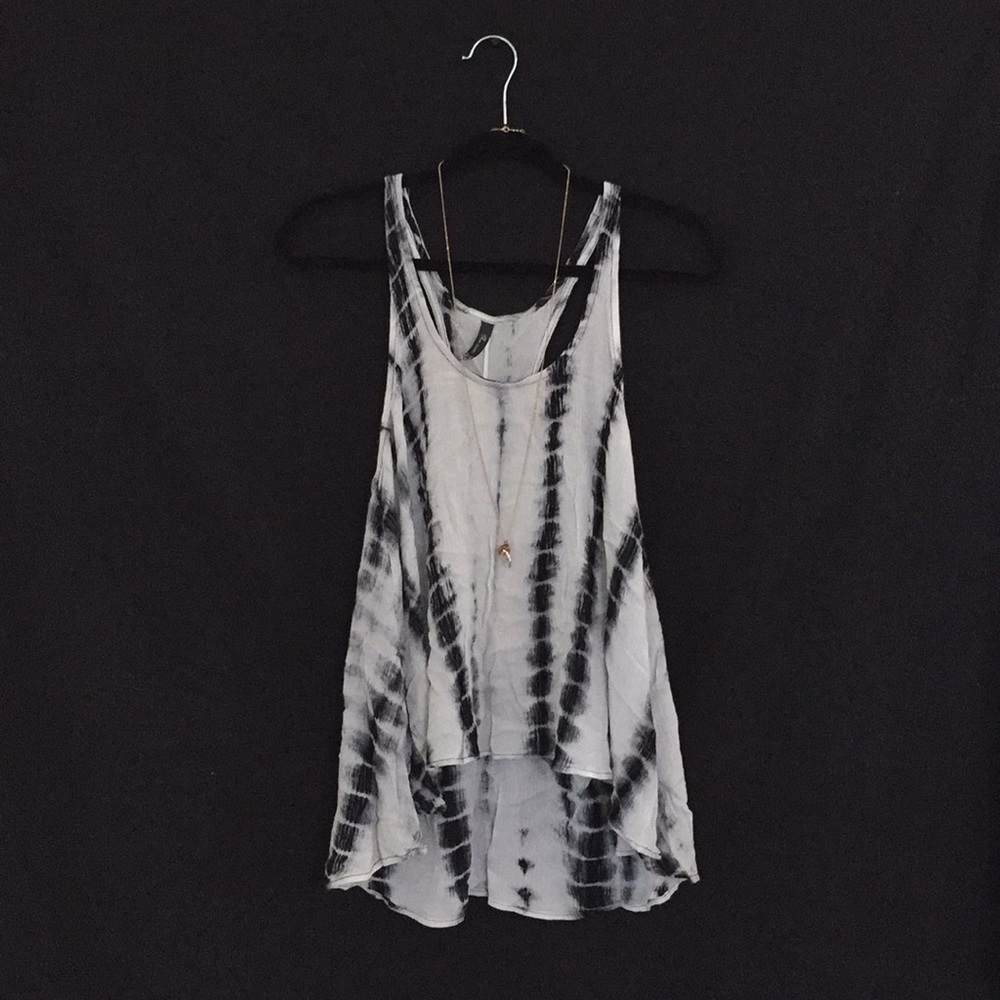 Ñu Label black and white tank top